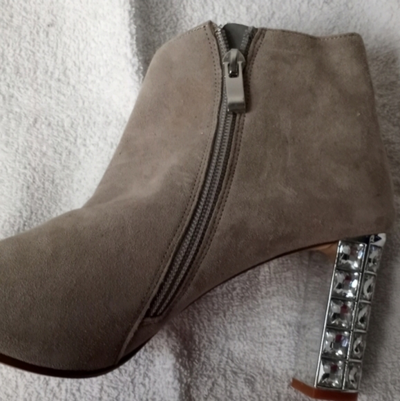 Shoes - Picture 1 of 5